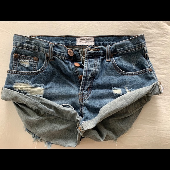 One Teaspoon Pants - Size 27 one teaspoon jean shorts